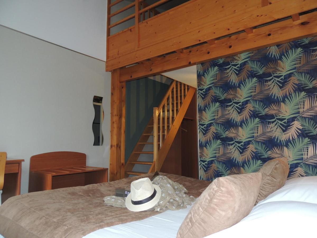 Logis Hotel Les 3 Marchands Bressuire Dış mekan fotoğraf