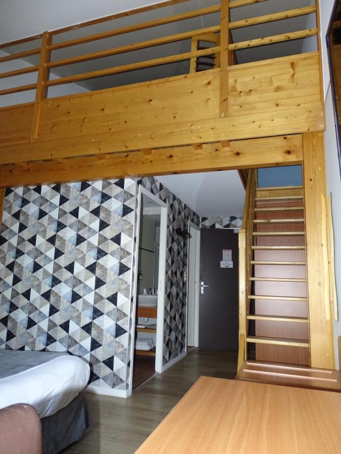 Logis Hotel Les 3 Marchands Bressuire Dış mekan fotoğraf