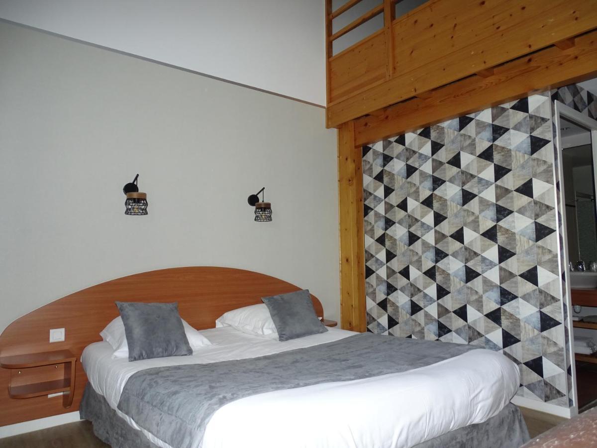 Logis Hotel Les 3 Marchands Bressuire Dış mekan fotoğraf