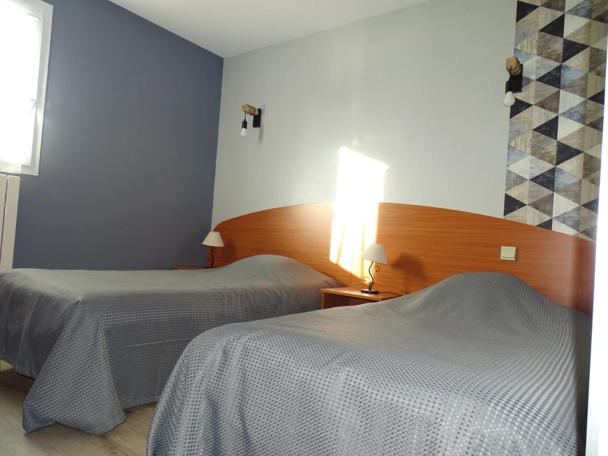 Logis Hotel Les 3 Marchands Bressuire Dış mekan fotoğraf