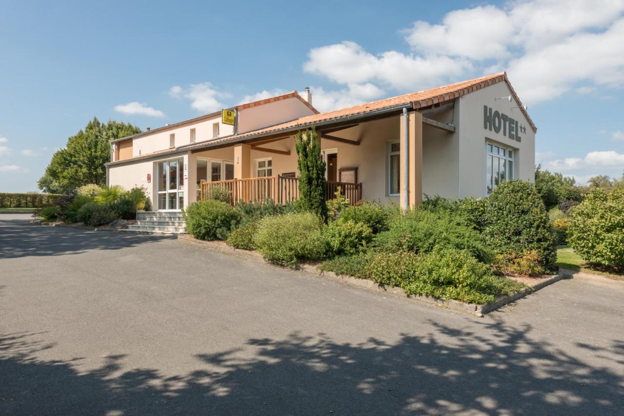 Logis Hotel Les 3 Marchands Bressuire Dış mekan fotoğraf